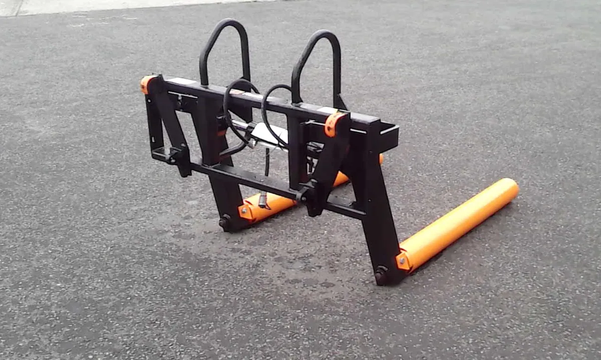 New Quicke Flexibal Bale Handler - Image 4