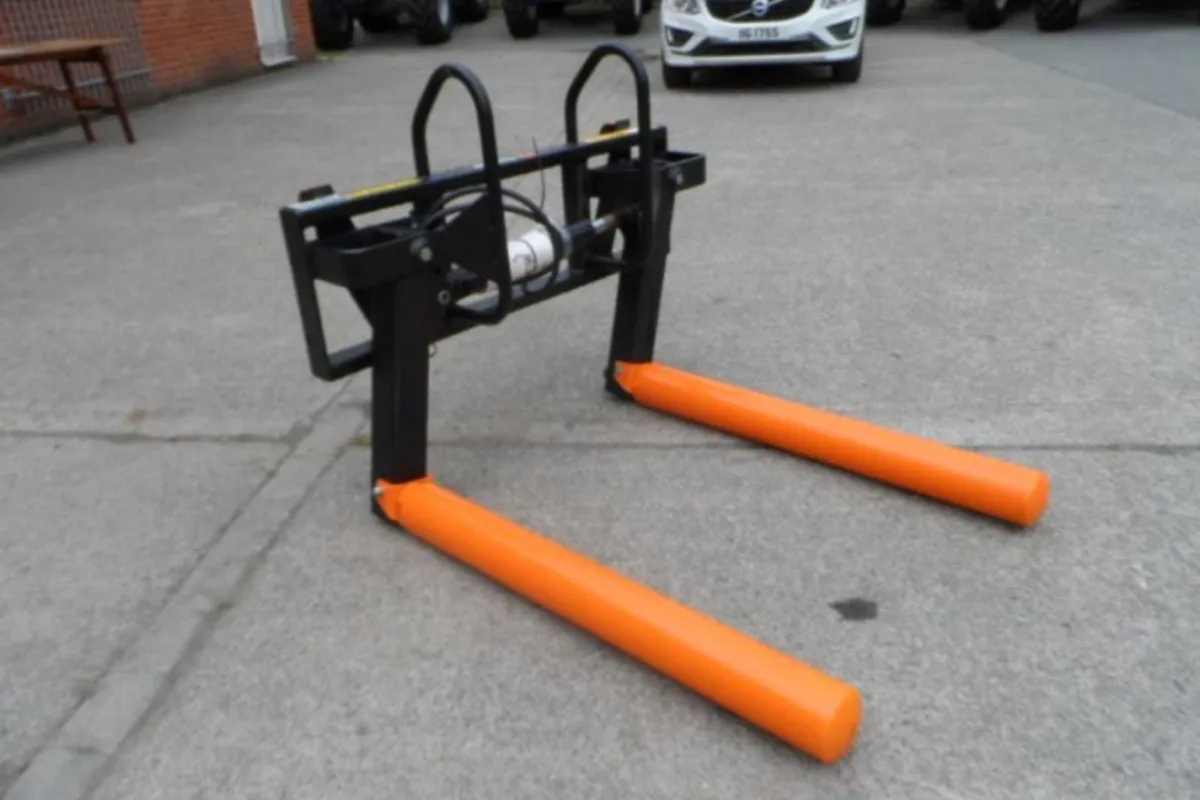 New Quicke Flexibal Bale Handler - Image 1