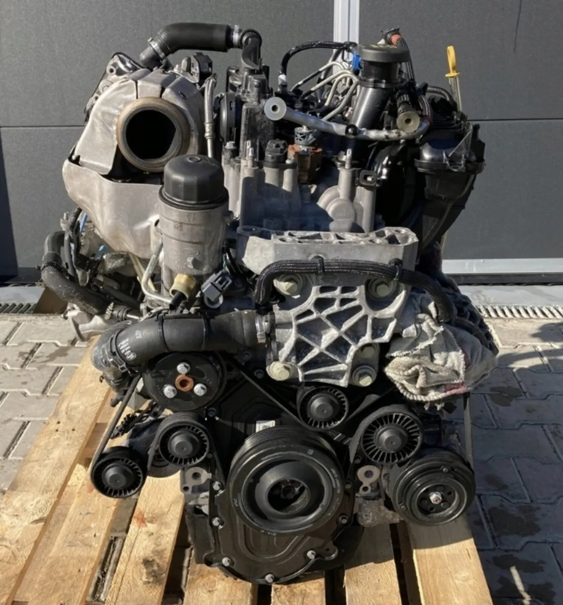 Jaguar  &  Land Rover ENGINES - SUPPLY & FIT - Image 3