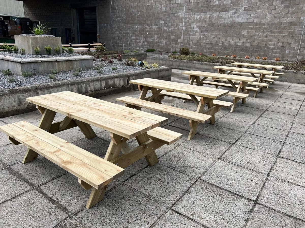 Picnic bench - Image 1