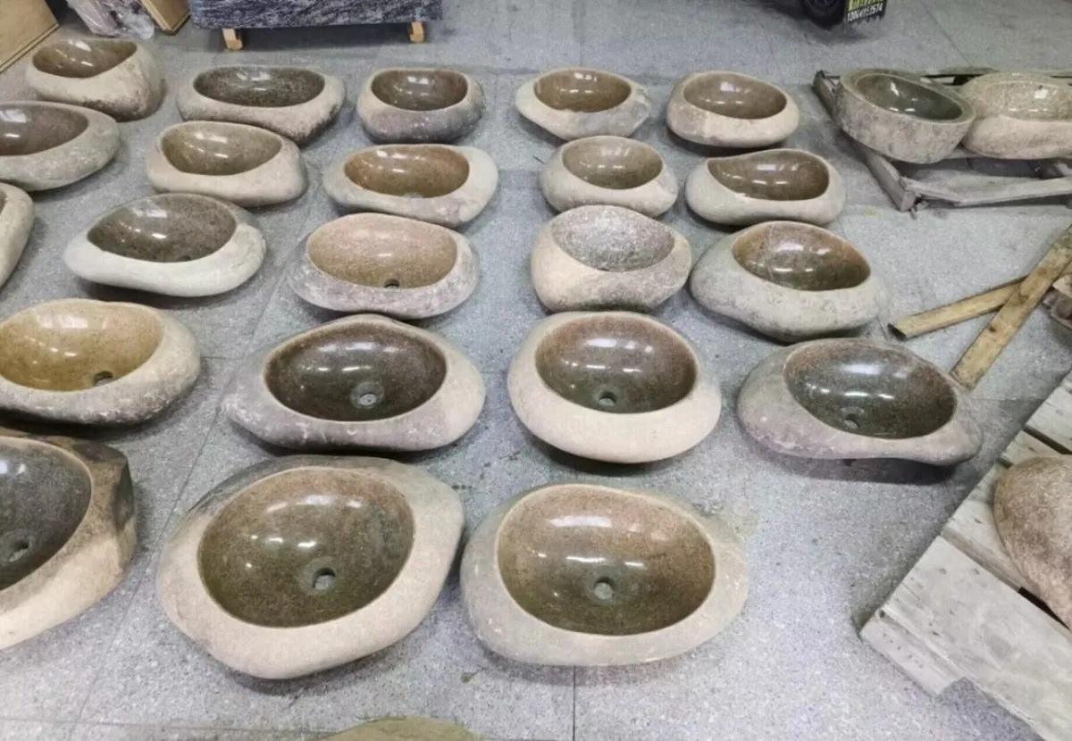 Basalt pebble sink - Image 1