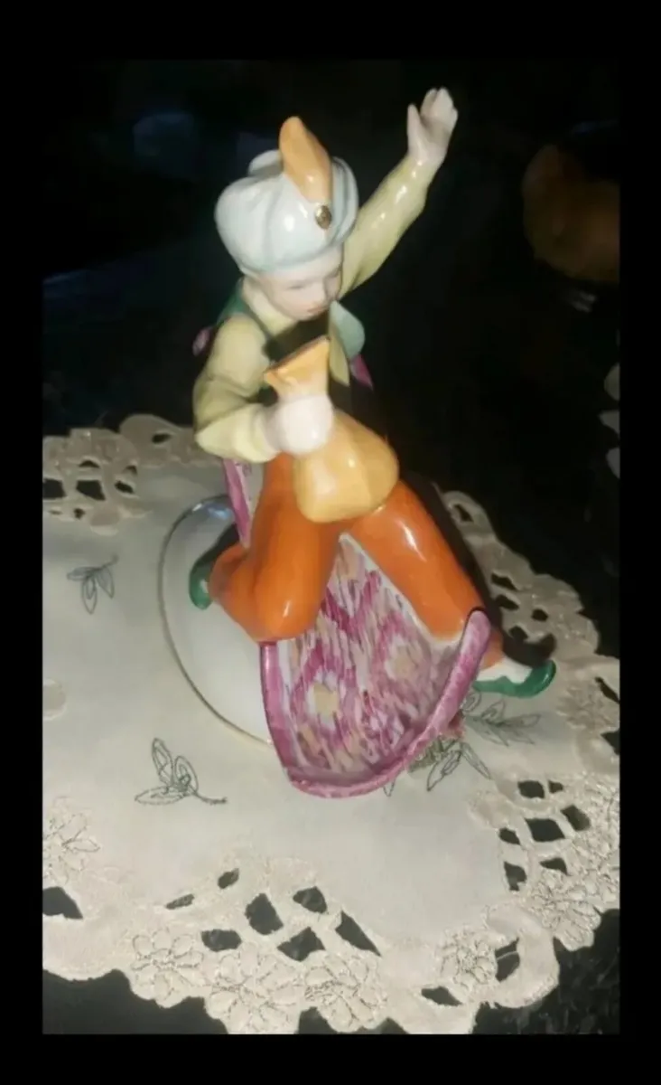 Antique handpainted Aladdin - Image 3