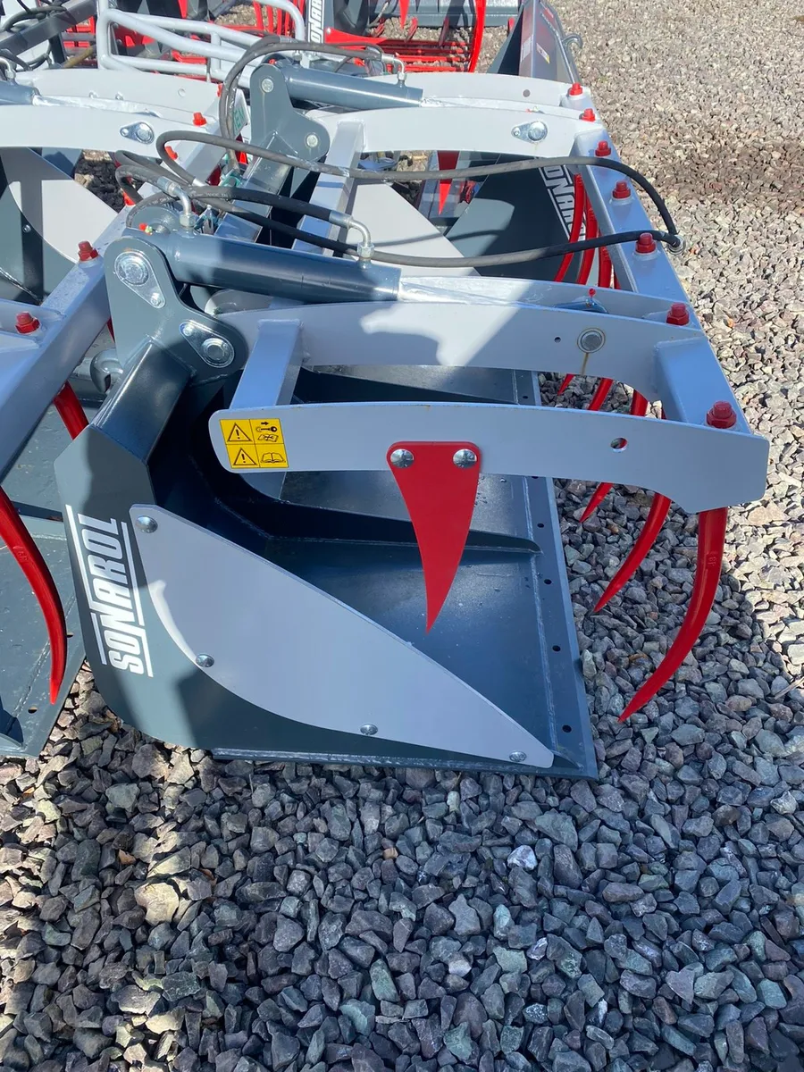 1.25 ,1.5 , 1.8 Sonarol Bucket grabs, tine grabs. - Image 1