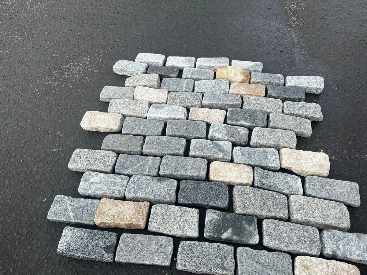 Granite cobbles - Image 1