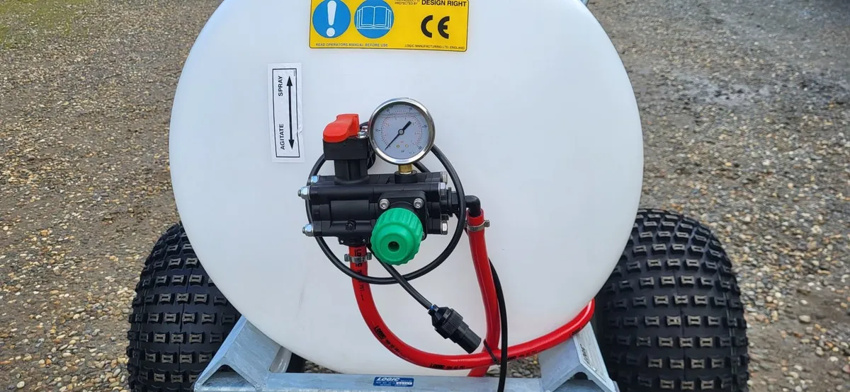 LOGIC TS400 TRAILED SPRAYER WITH 3 METRE BOOM - Image 2