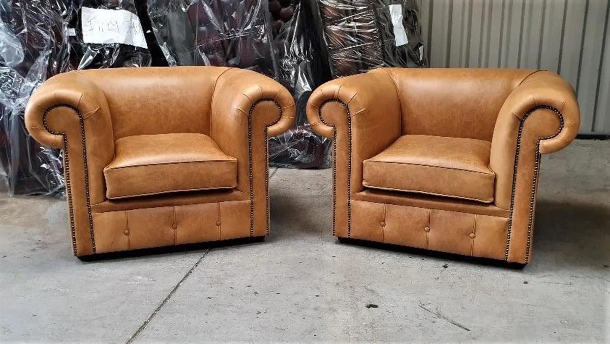 Chesterfield sofa - Image 2