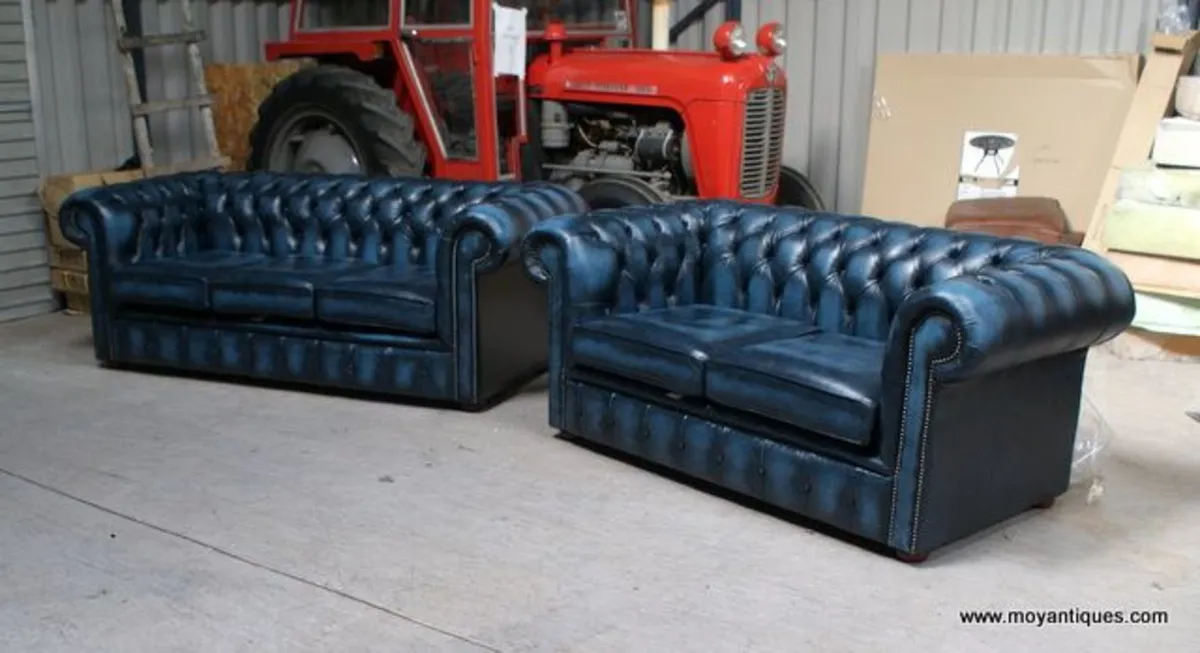 Chesterfield sofa - Image 4