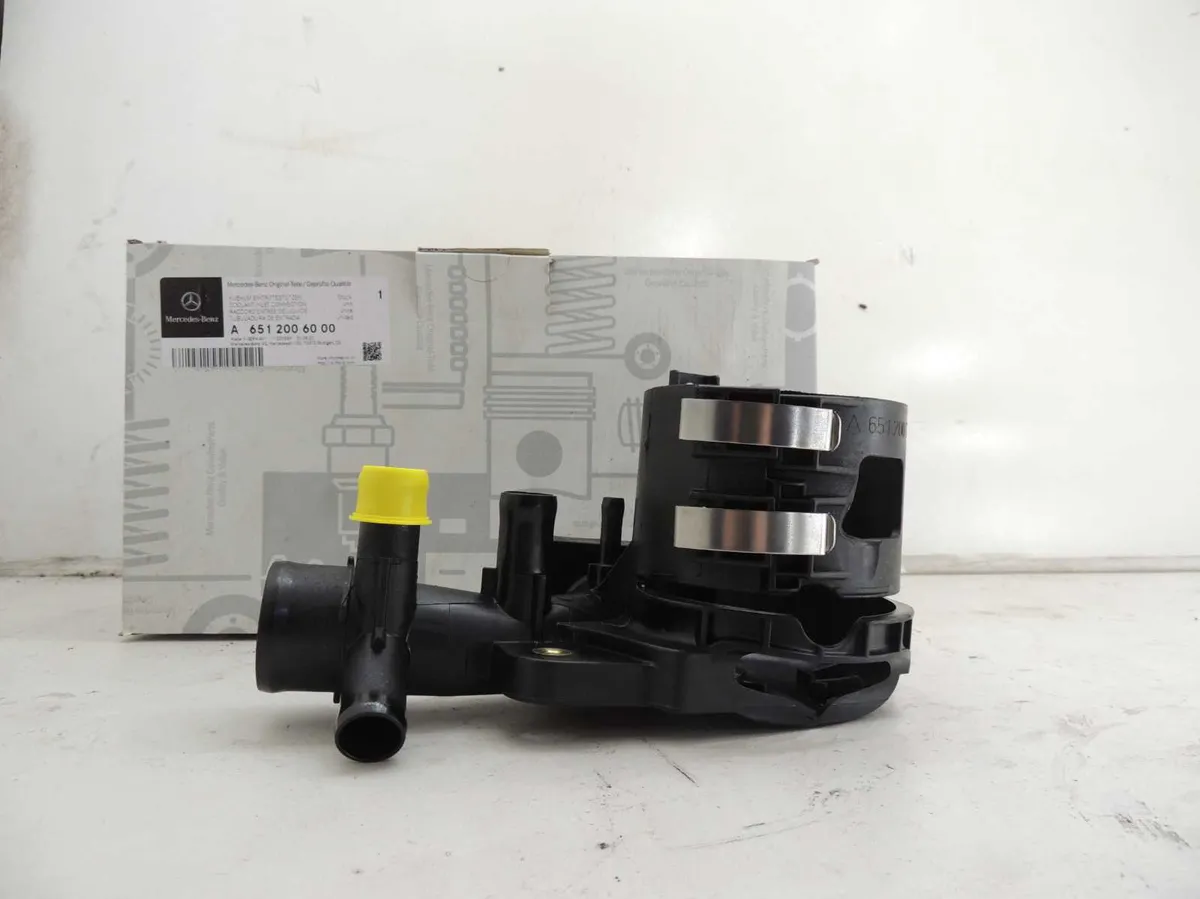 Mercedes Sprinter Engine Parts - Image 1