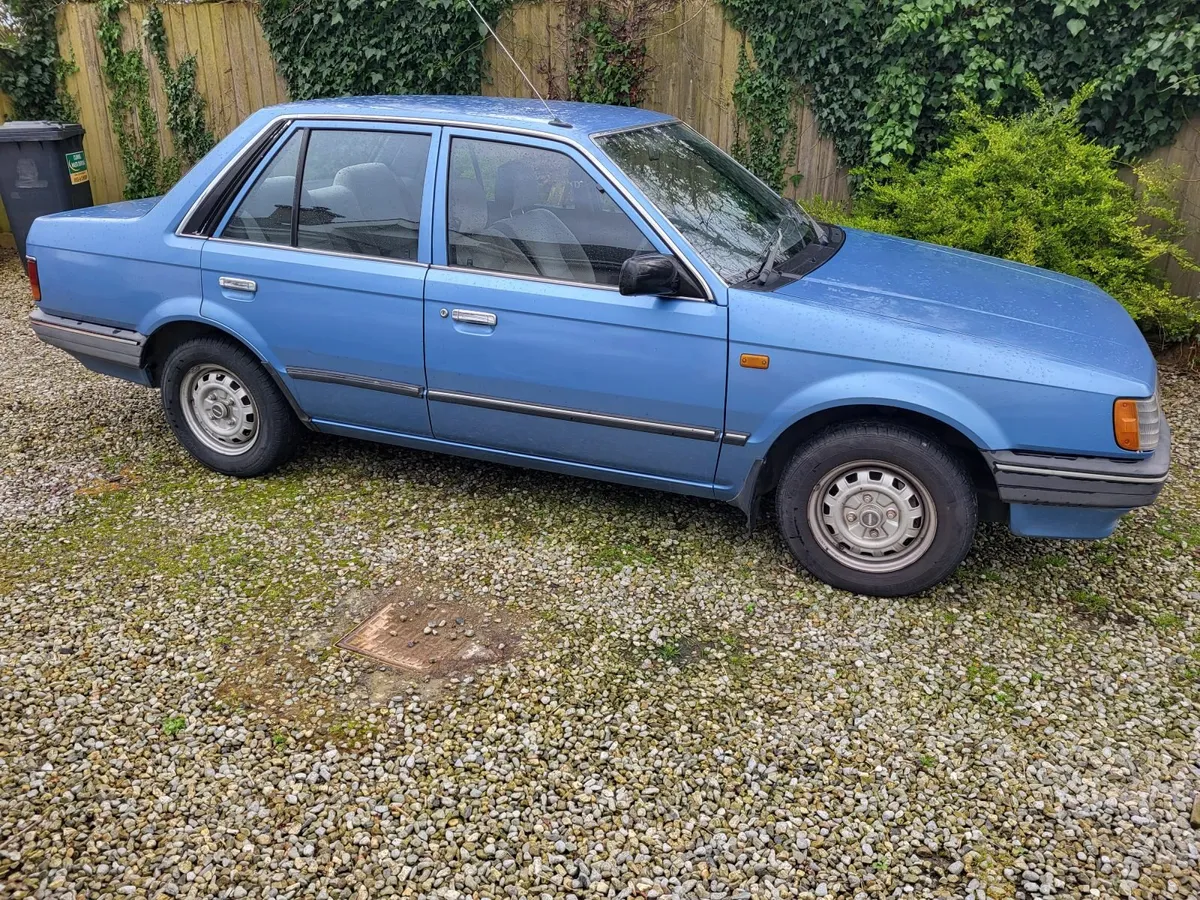 Mazda 323 1986 - Image 2