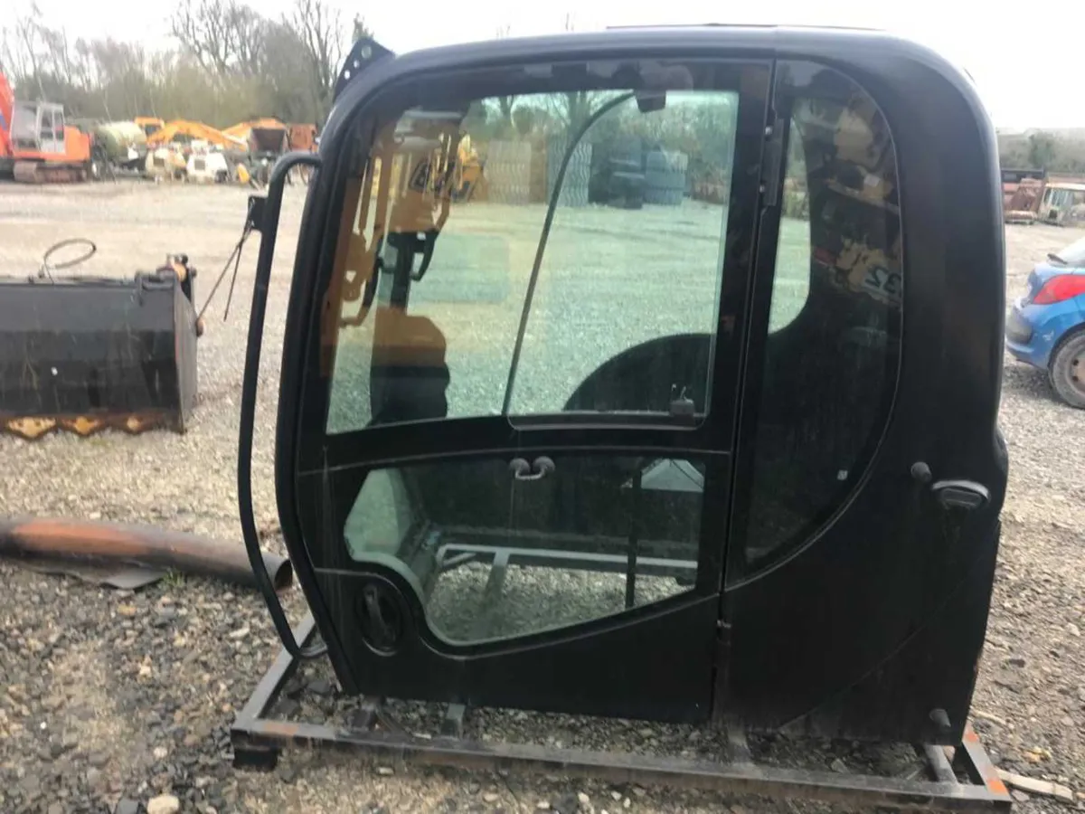 New cab to suit Jcb excavator range - Image 2