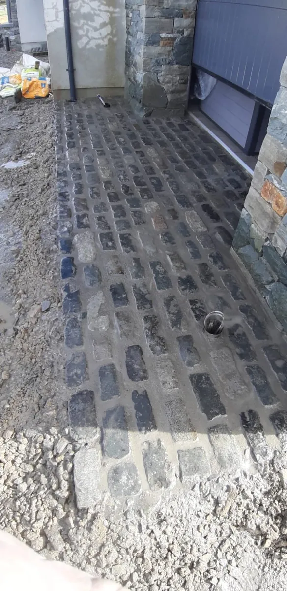 Old Salvage Reclaimed Dublin Cobblestone - Image 1
