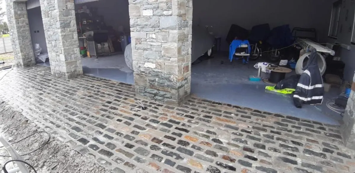 Old Salvage Reclaimed Dublin Cobblestone - Image 3