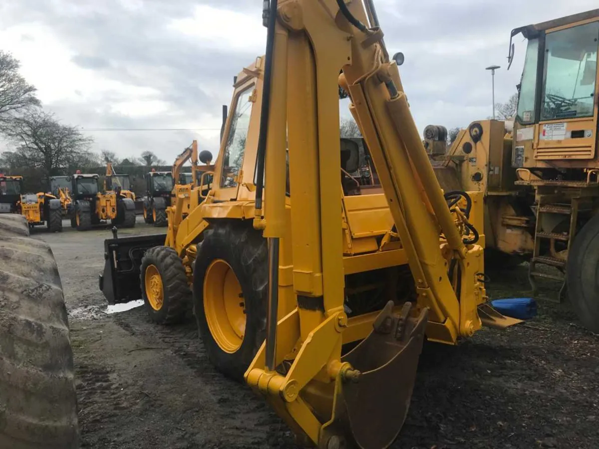 Case 580 g full spec digger loader - Image 4
