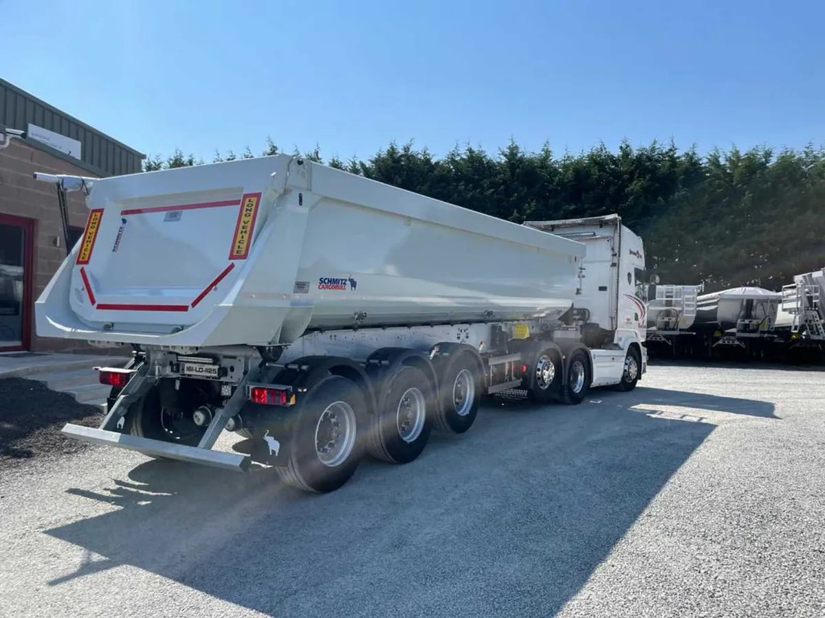 SCHMITZ 8.2 INDOOR TIPPER IN STOCK - Image 3