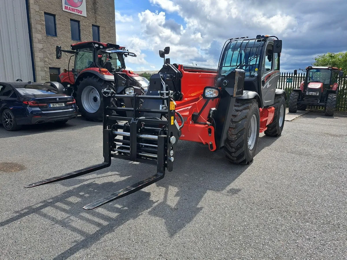 New Manitou MT1440 telescopic loader - Image 4