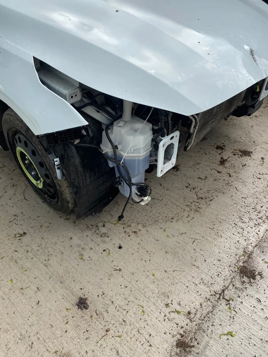 Kia ceed for breaking - Image 4