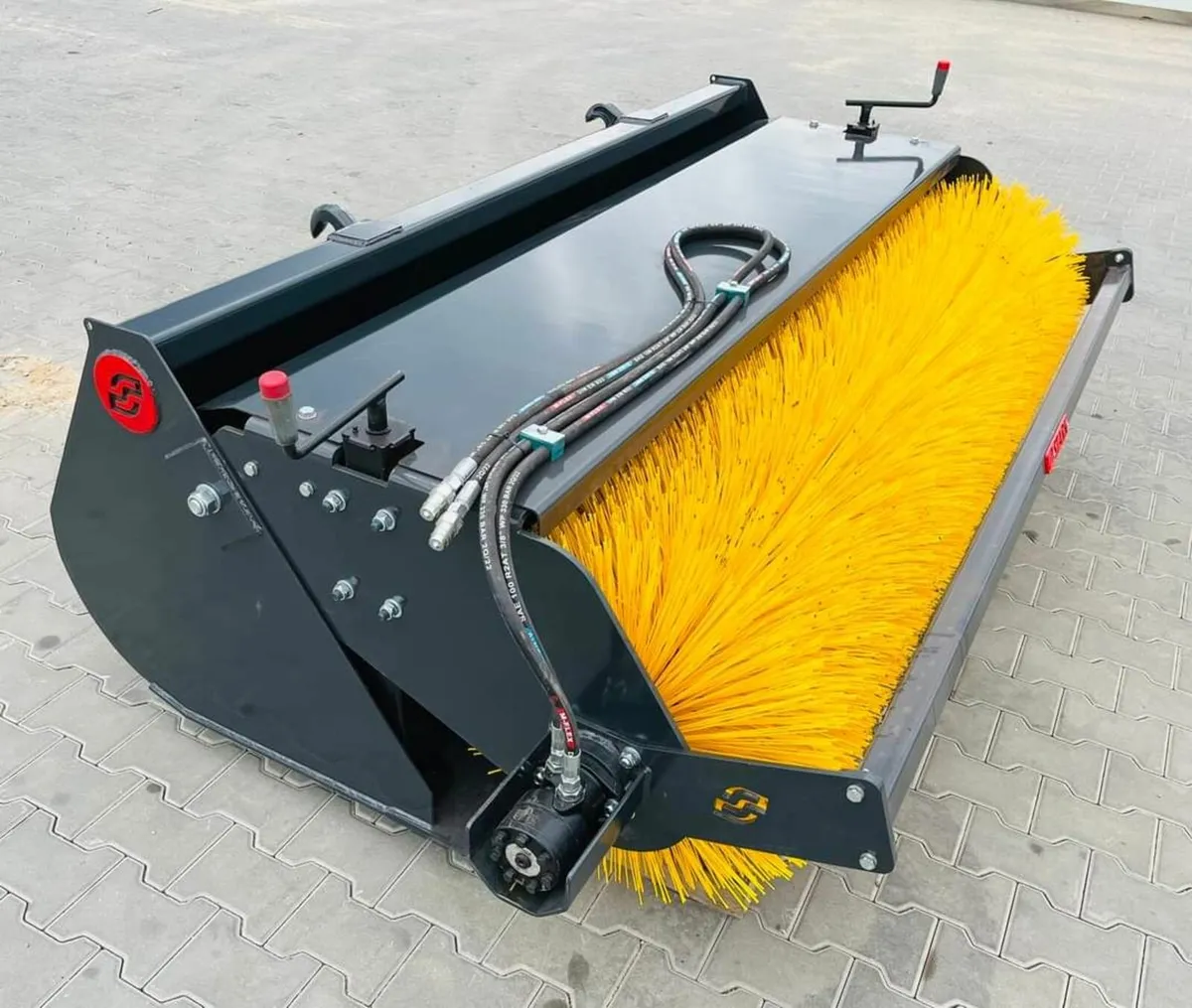 Road sweeper - Image 1