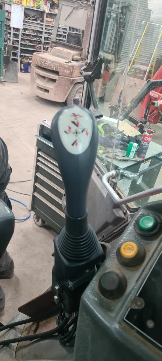 Loader valve chests and loader cable kits - Image 1