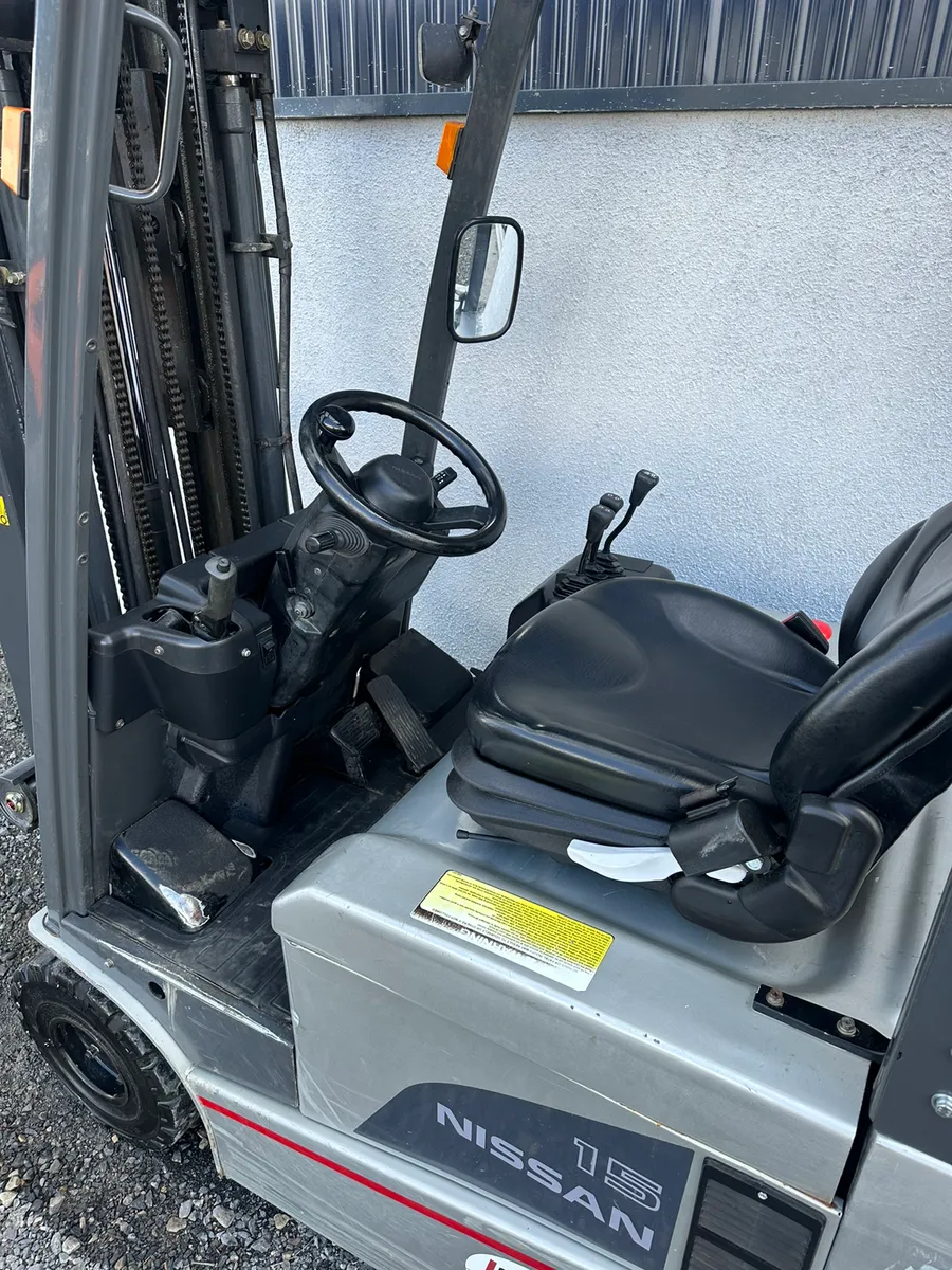 Nissan 1.5Ton 3 Wheel Electric Forklift - Image 3