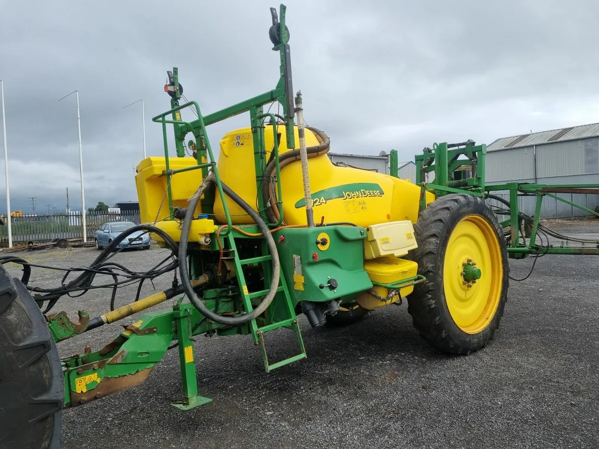 John Deere 724 - Image 1
