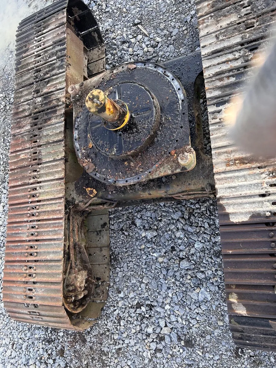 FULL DIGGER UNDERCARRAGE FRAME - Image 4