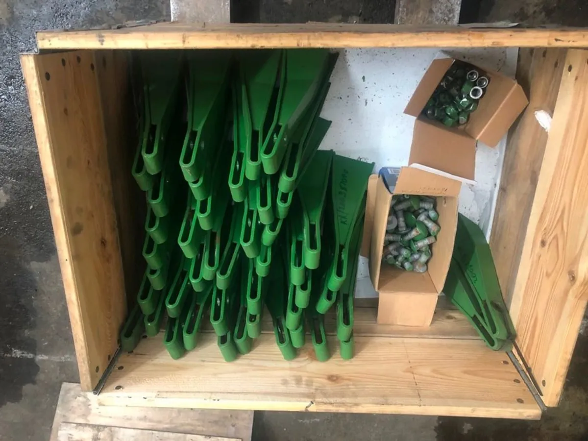 Krone Closed Conditioner Tine Set (full kit) - Image 2