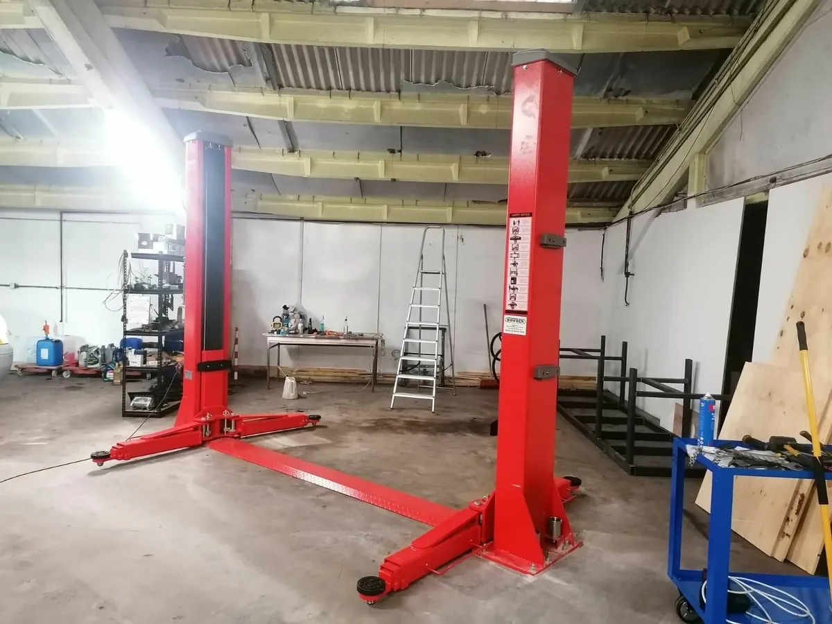 Taranto  Car Jeep  van  Lift - Image 2