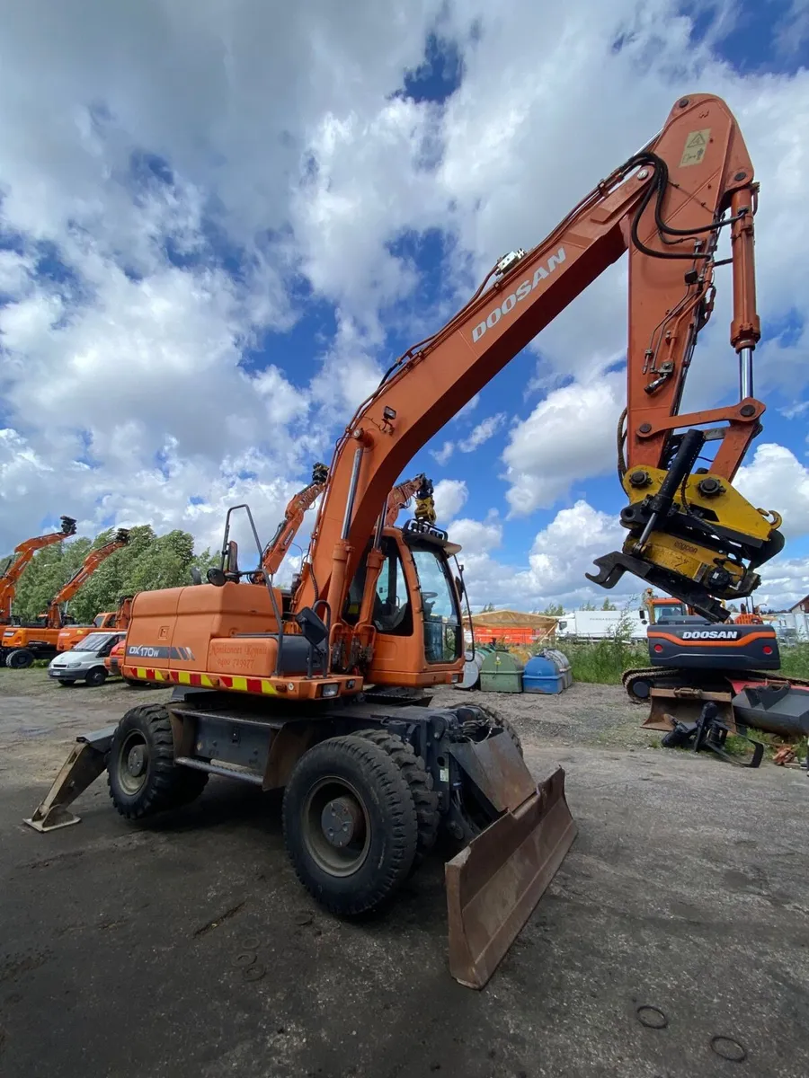 Doosan 170wwheel excavator exports - Image 3