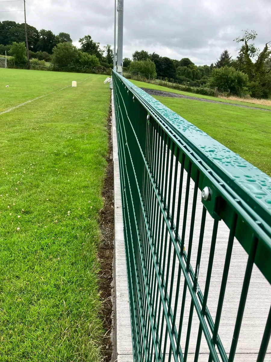 Superior Spectator Railing - Image 1