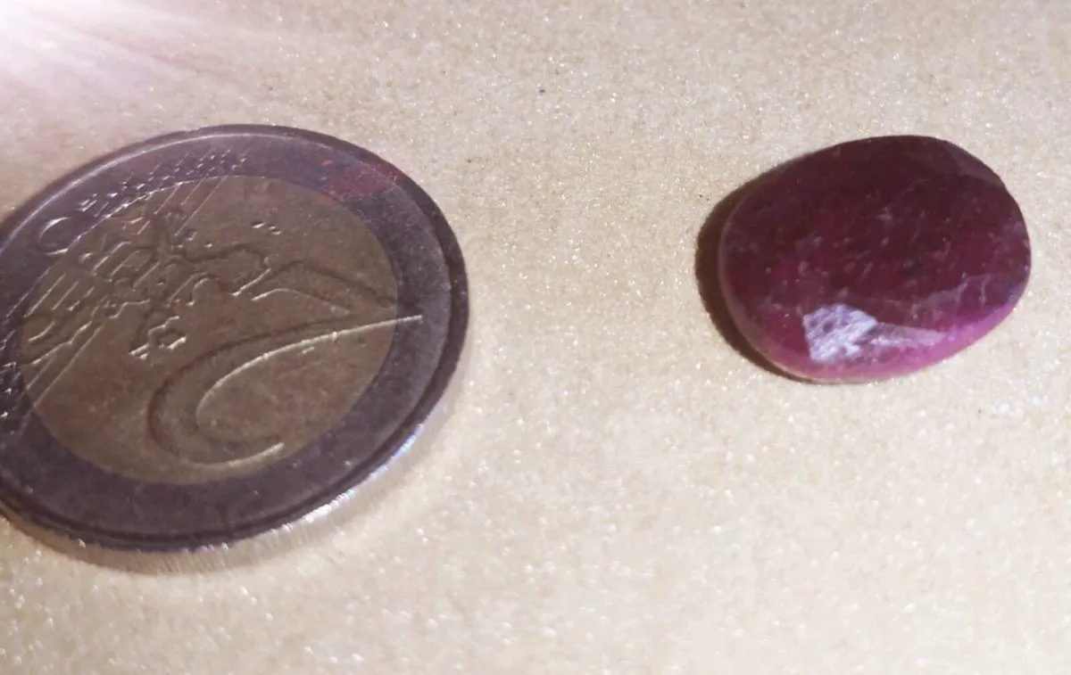 15ct natural Ruby with certificates - Image 3