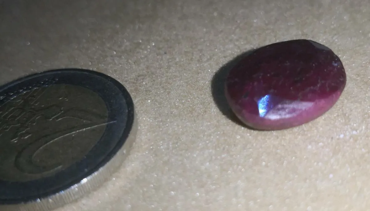 15ct natural Ruby with certificates - Image 4