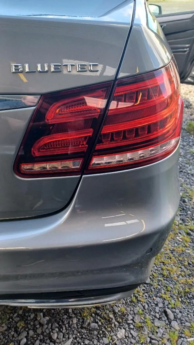 W212 E class rear light repair Mercedes Benz - Image 1