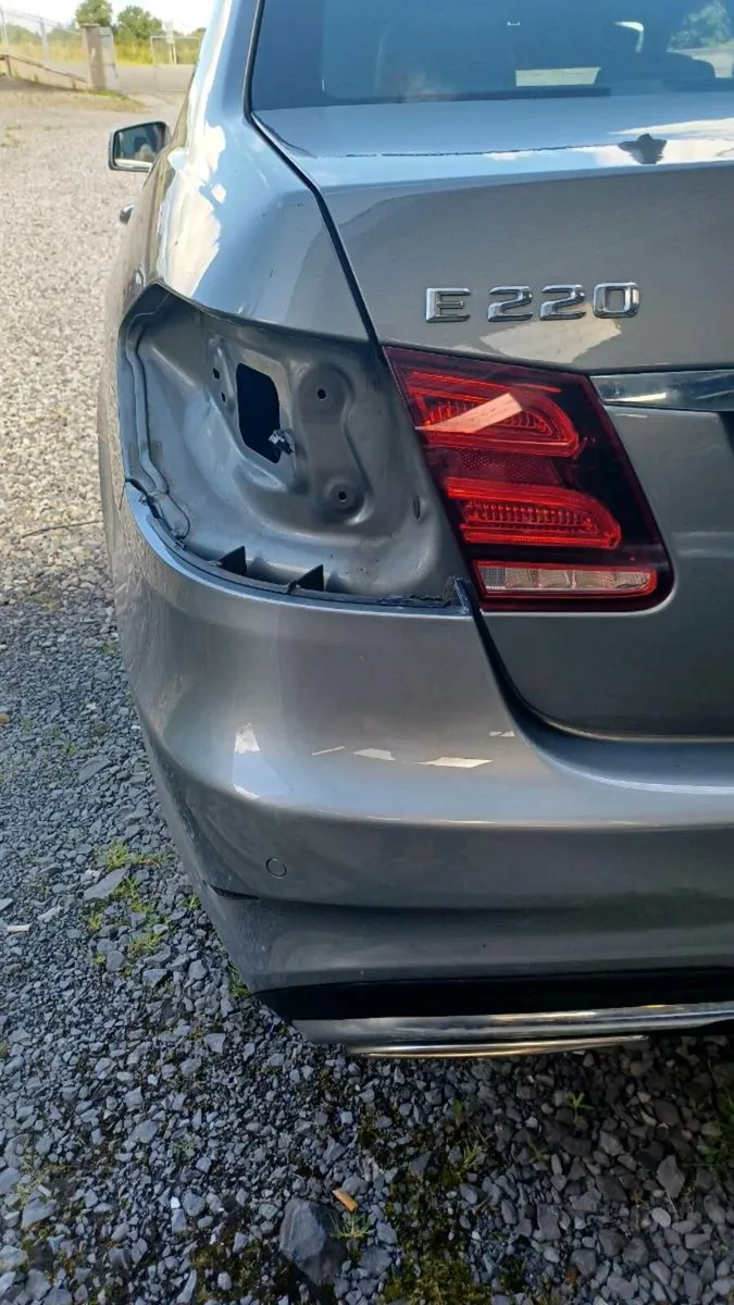 W212 E class rear light repair Mercedes Benz - Image 3