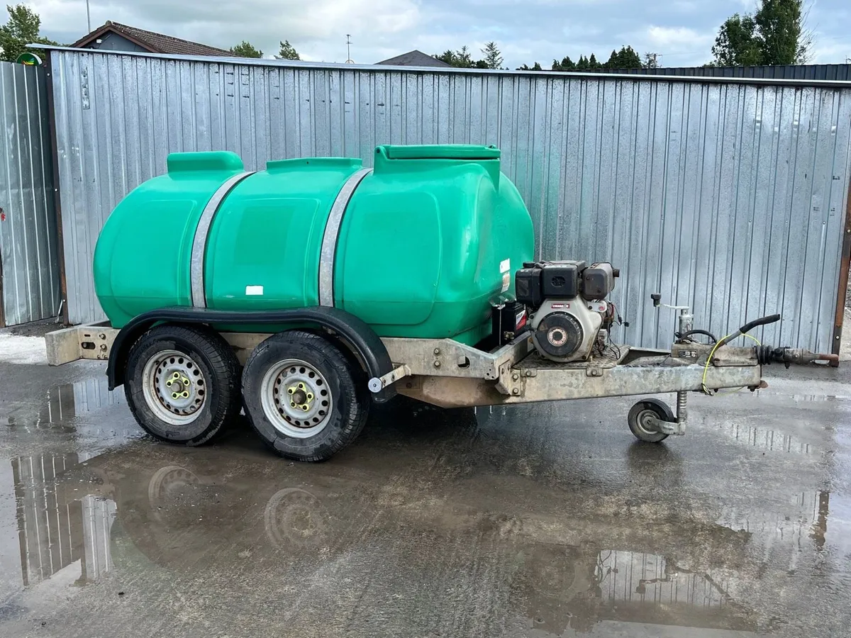 2000L Mobile Powerwasher - Image 1
