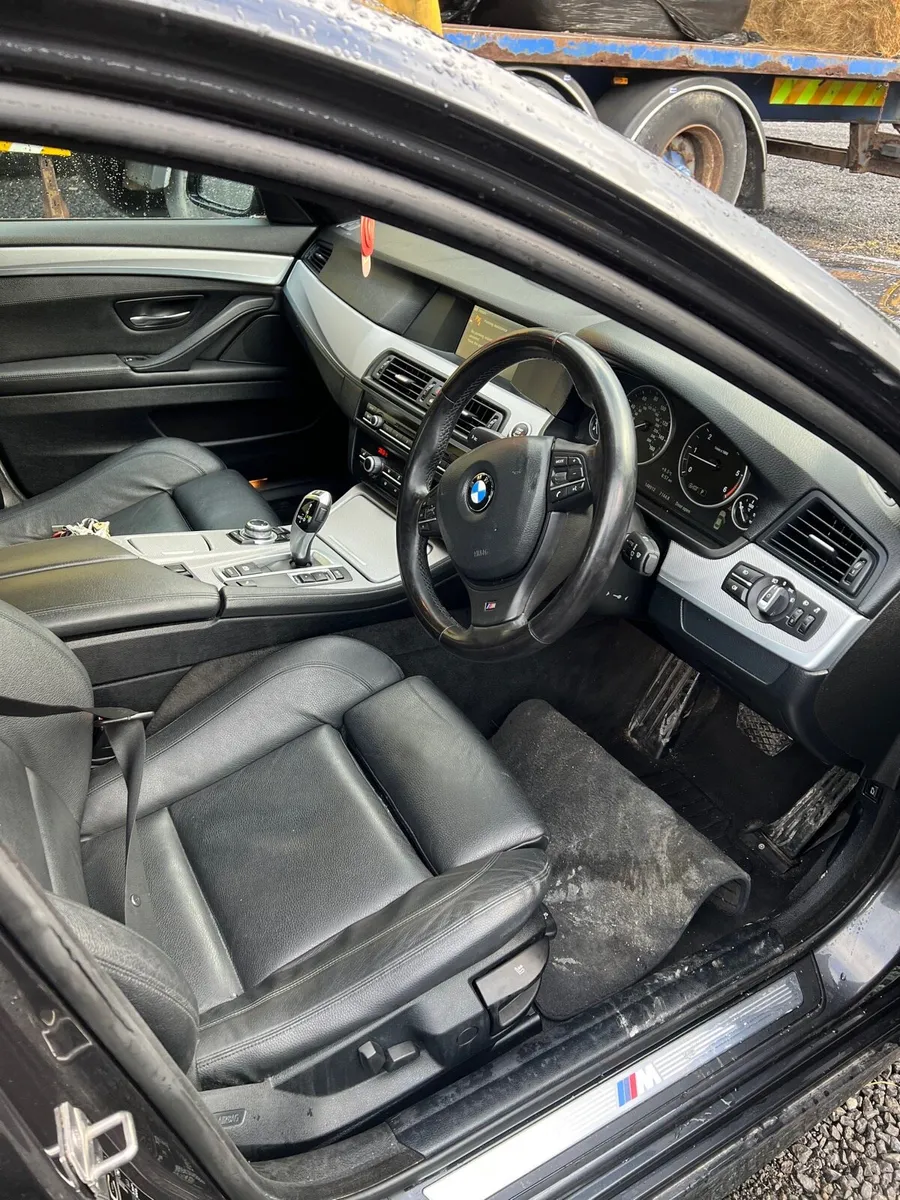 Breaking bmw f10 520d automatic B90 M sport - Image 4