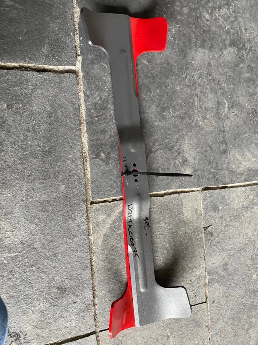 Kubota G26 Blade Set - Image 3