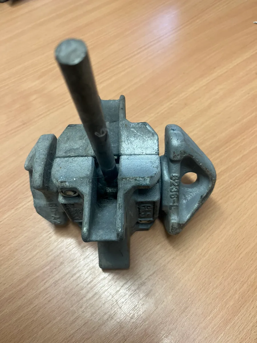 Container Stacking Locks - Image 1