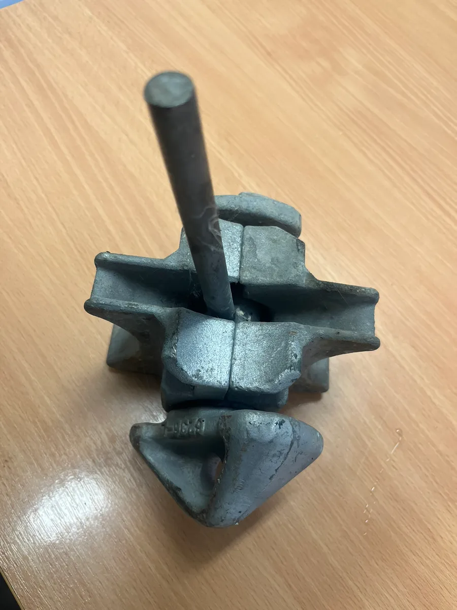 Container Stacking Locks - Image 2