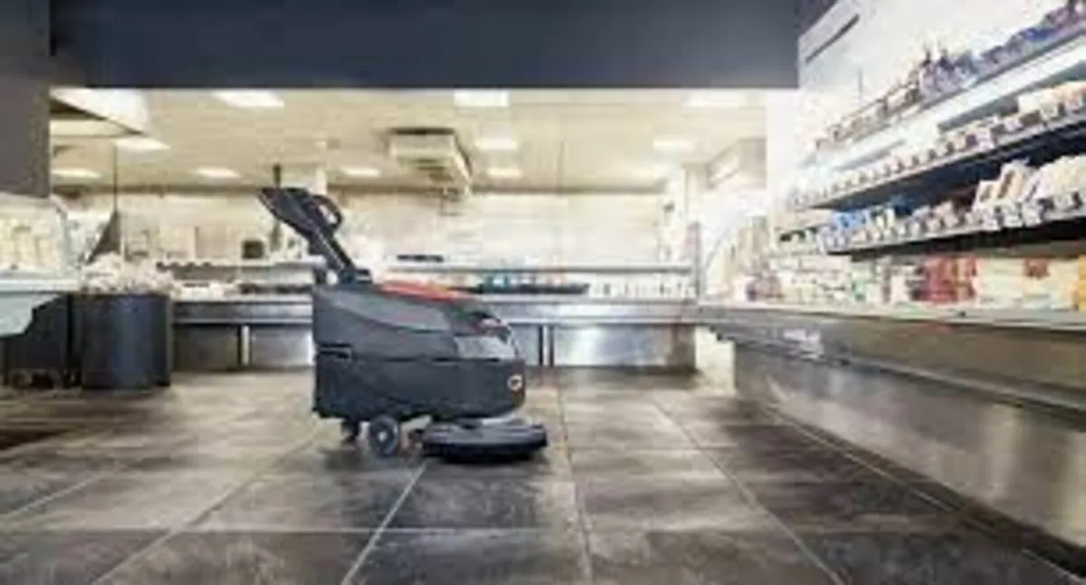 Nilfisk Viper AS433C scrubber dryer Lowest price ! - Image 1