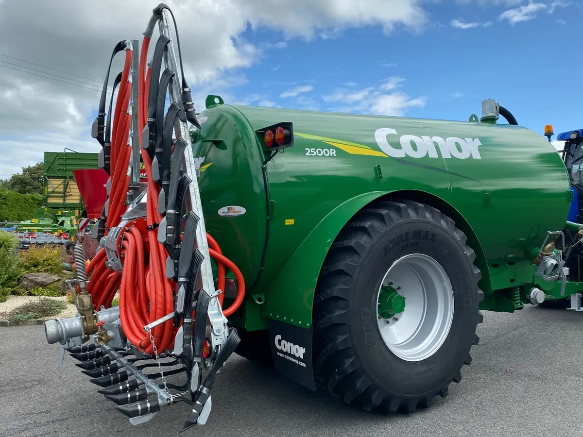Conor 2500R Tanker With New Mastek 7.6m FlexiShoe - Image 2