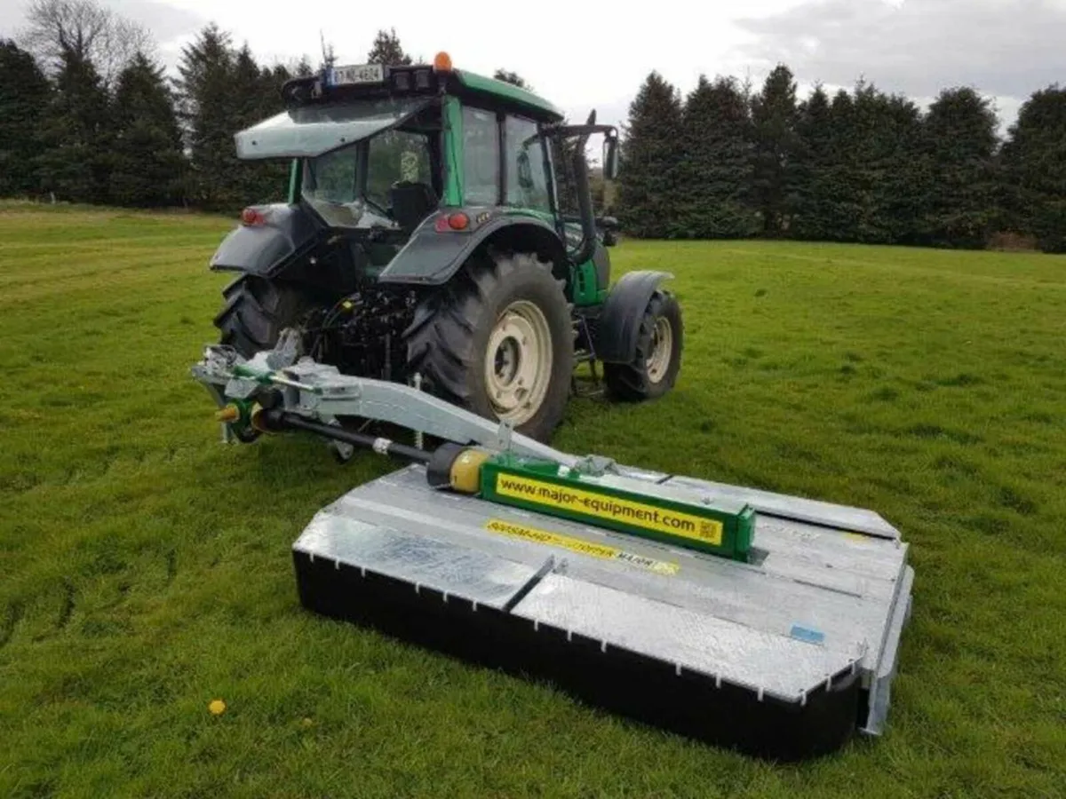 Major 800SM Side Mounted Grass Topper - Image 1