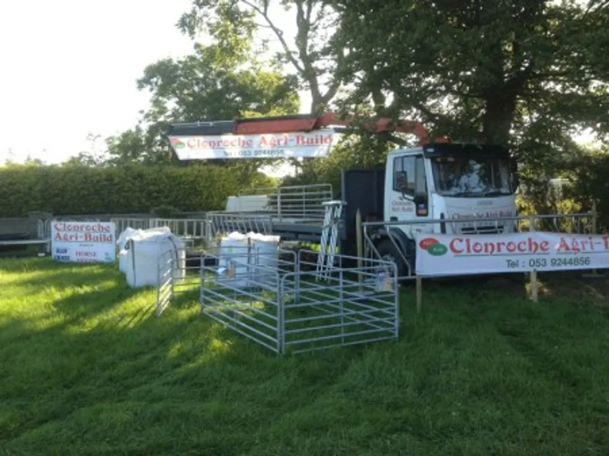 Sheep gates - feeders - foot baths - Image 3