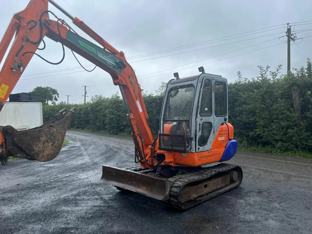 hitachi 4ton ex 40 - Image 1