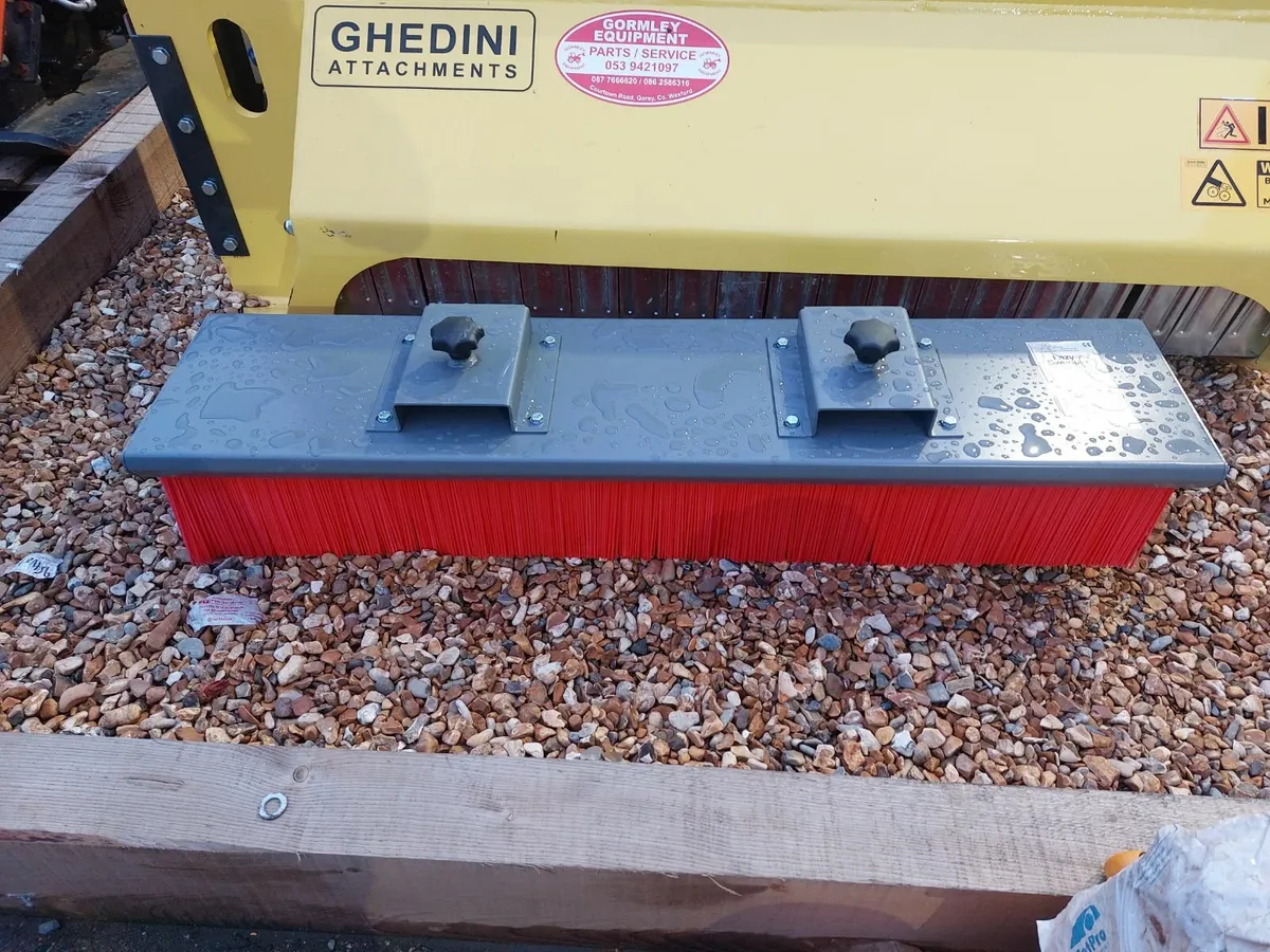 Sweepers for forklifts and diggers