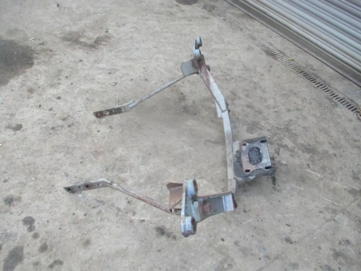 MF 80 Loader Bracket - Image 1