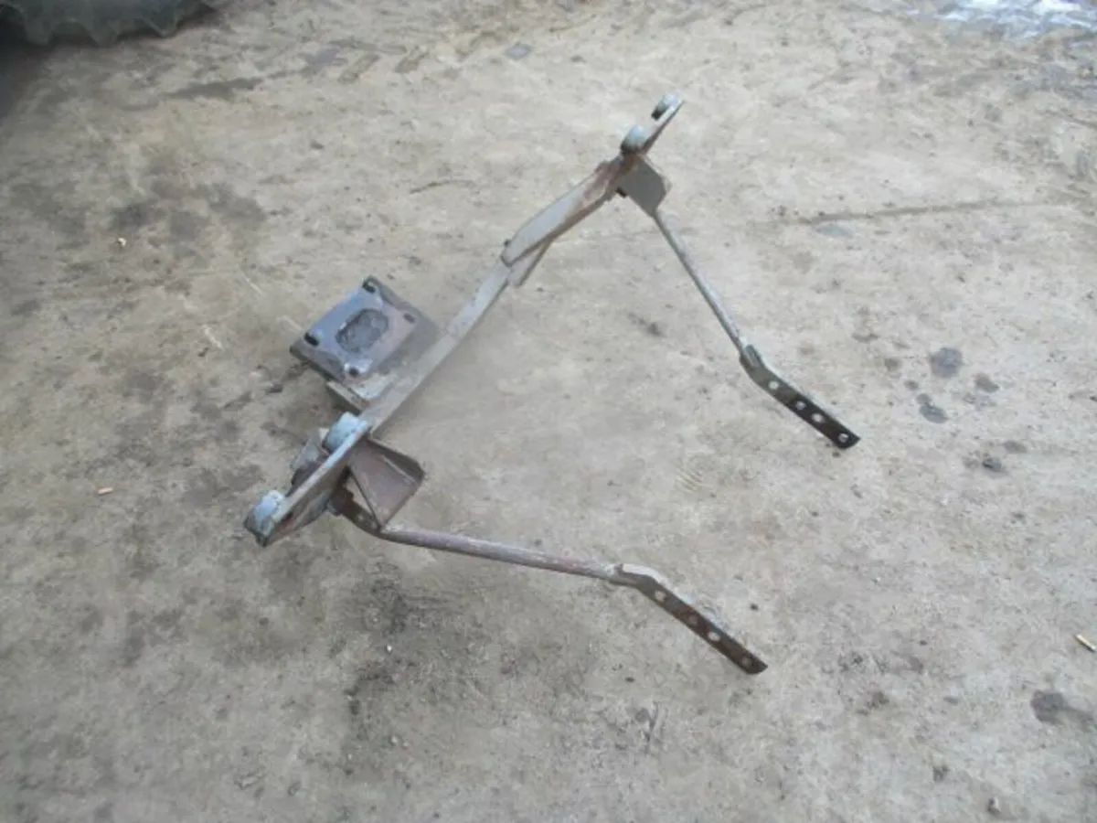 MF 80 Loader Bracket - Image 3