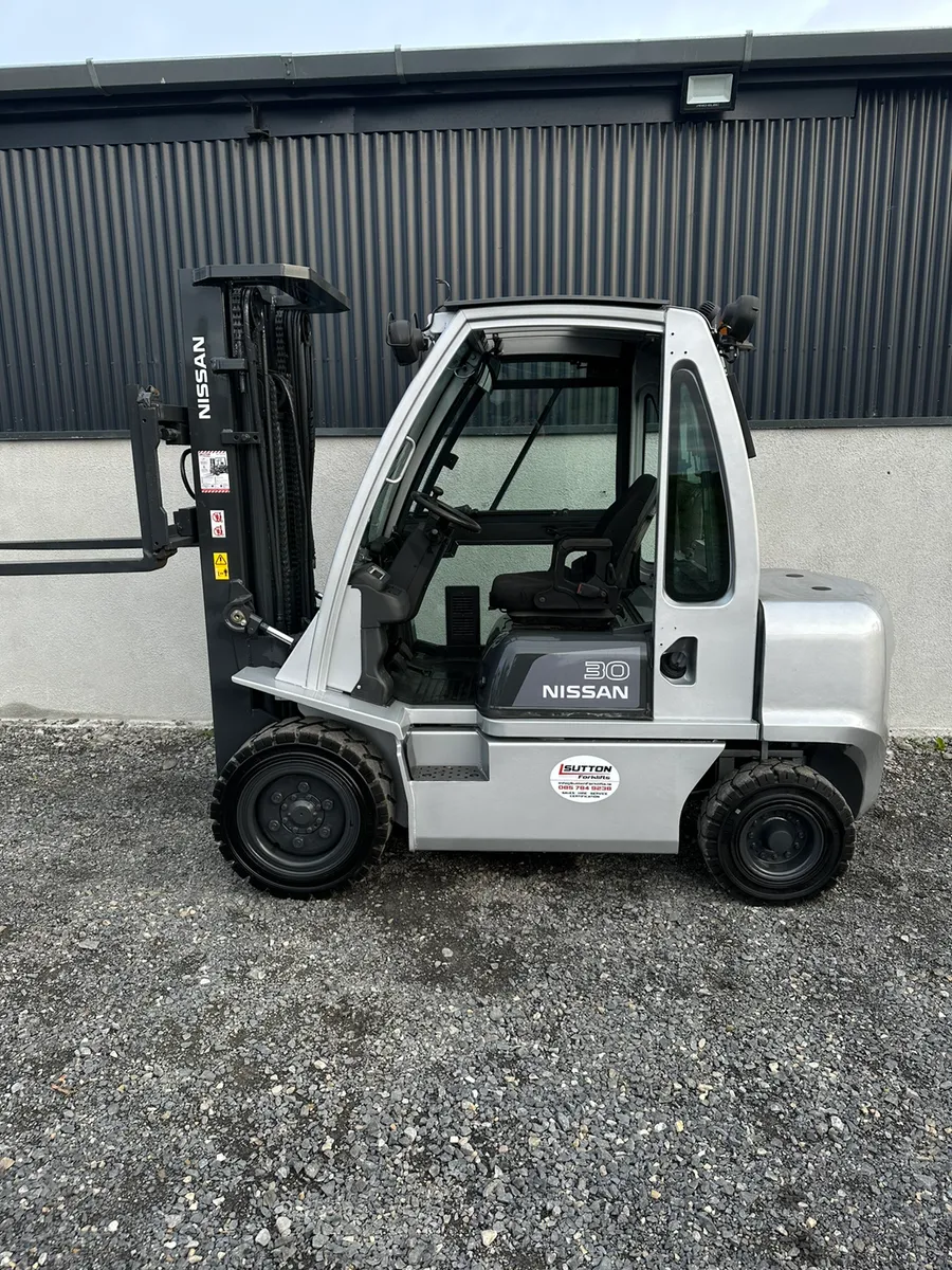 Nissan 3 Ton Forklift - Half cab - Image 1