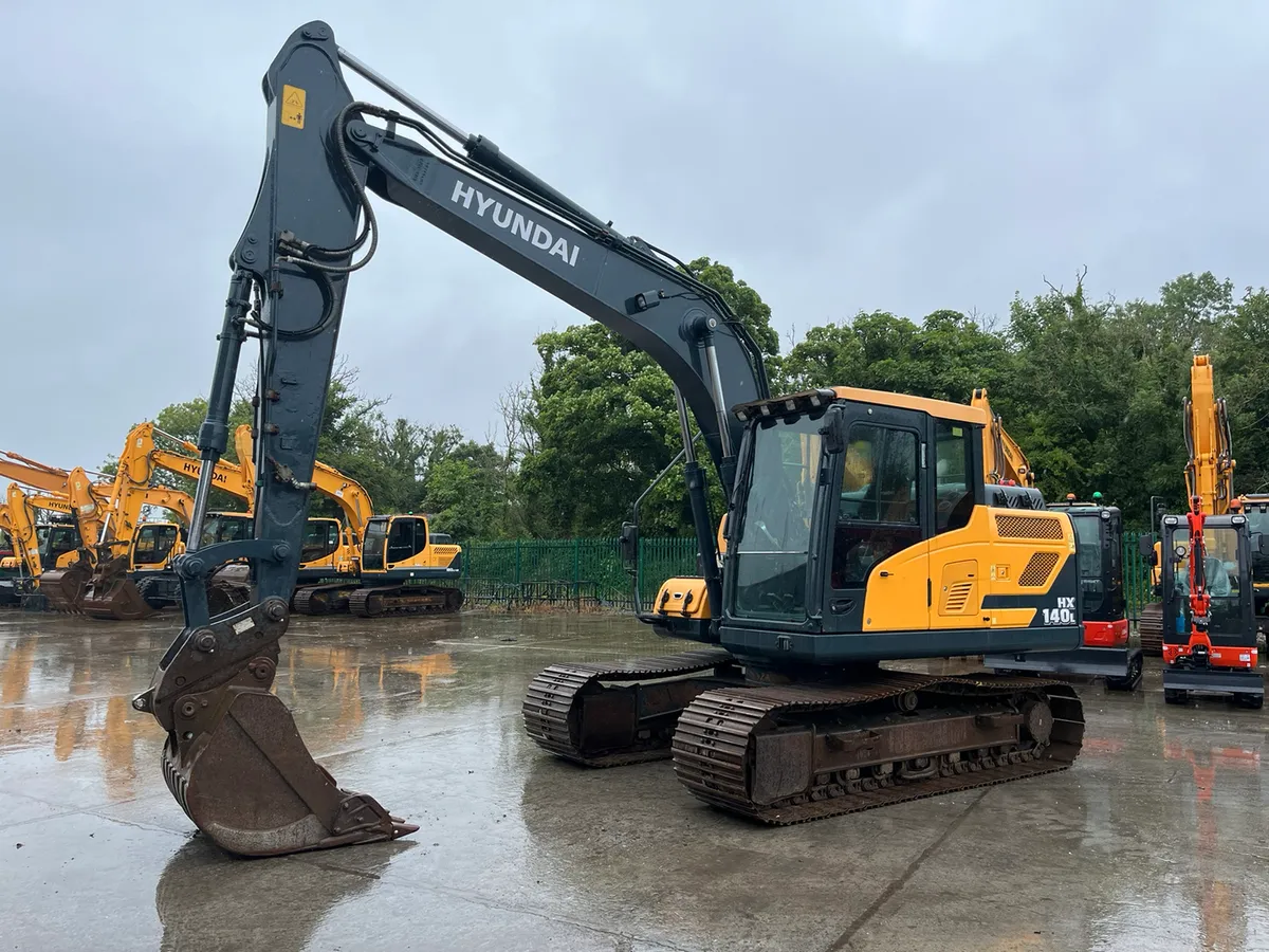 2018 Hyundai HX140L - Image 2