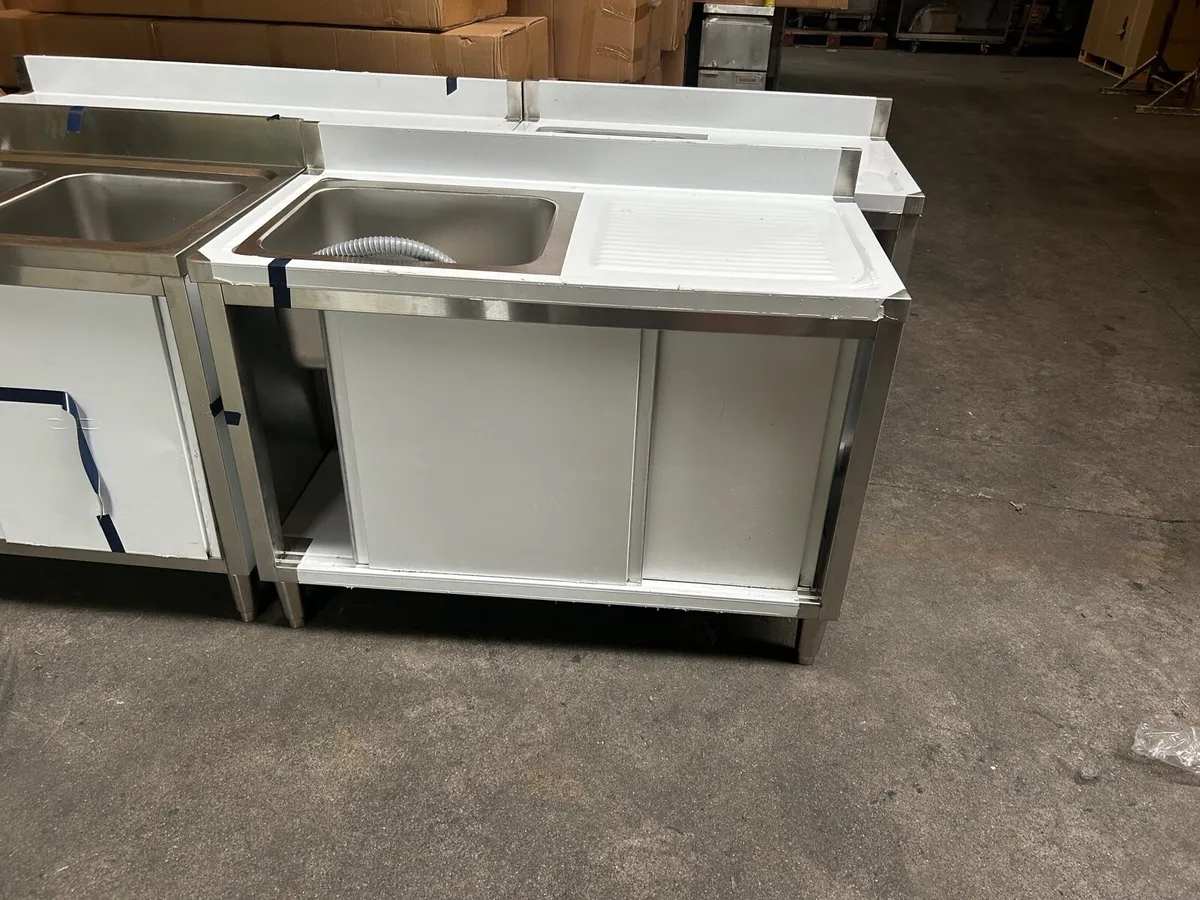 Sale Sinks and tables cupboard’s - Image 4