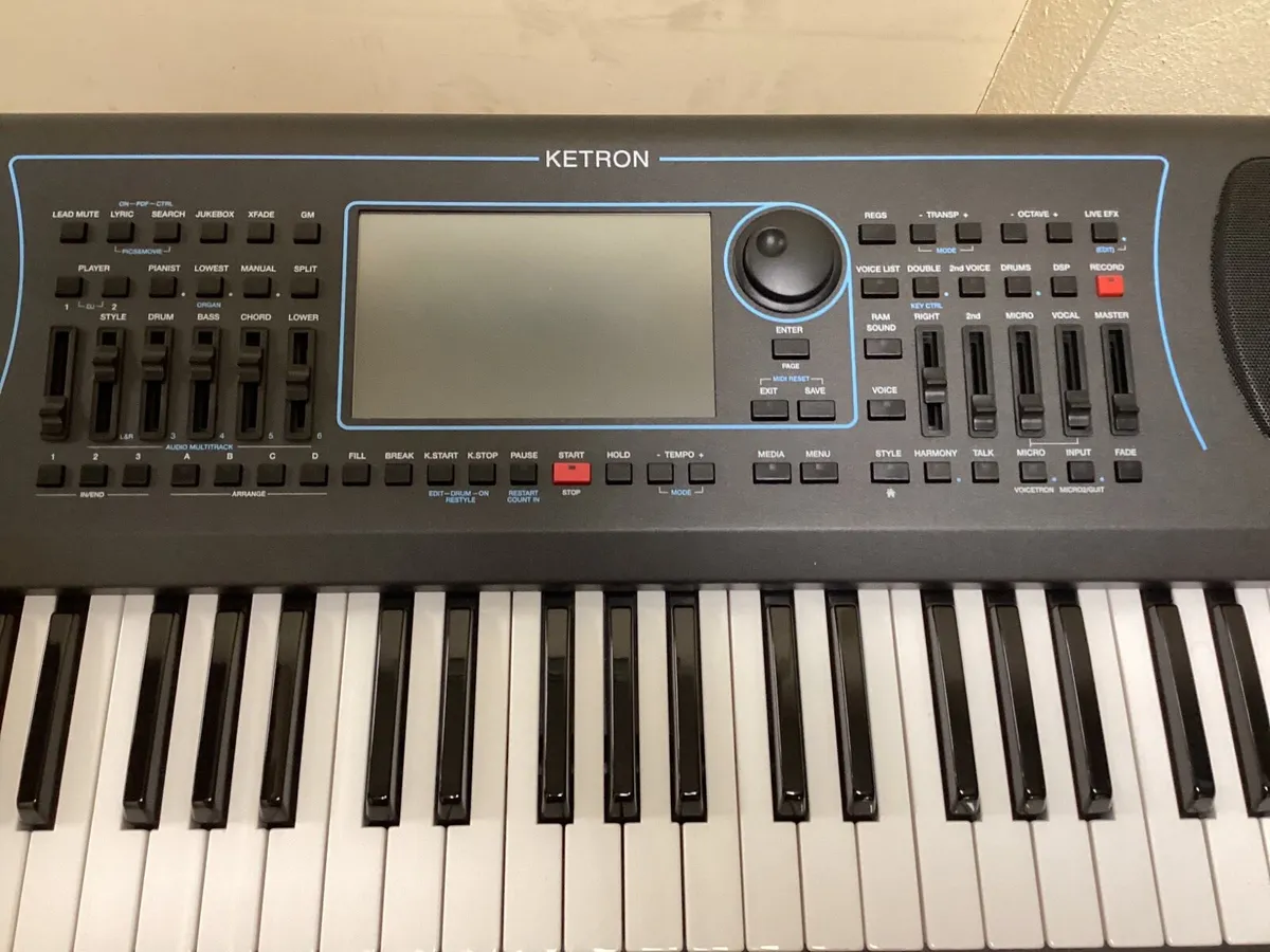 Ketron SD7 Keyboard - Image 3